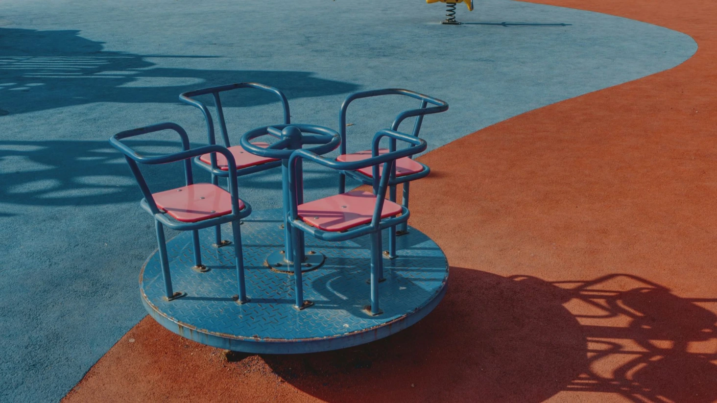 Image d'une aire de jeux vide